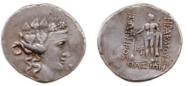 Stříbrná tetradrachma z Thasu s hlavou Dionýsa a stojícím Héraklem